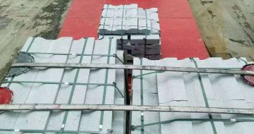 六盘水 芝麻白仿形加直形路沿石出货日常