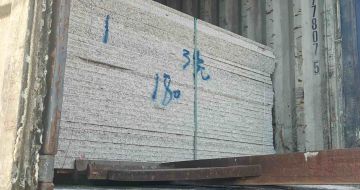 六盘水 芝麻白花岗岩石材3.0公分光面毛板装柜出货