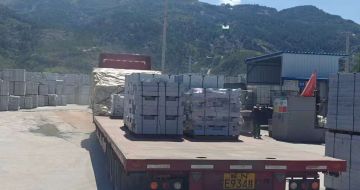 六盘水 芝麻白仿形路沿石，直形路沿石