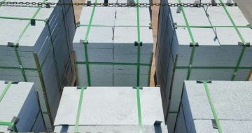 六盘水 芝麻白花岗岩5公分地铺石 花岗岩厂家工厂装车日常