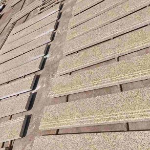 六盘水 黄金麻花岗岩光面楼梯踏步