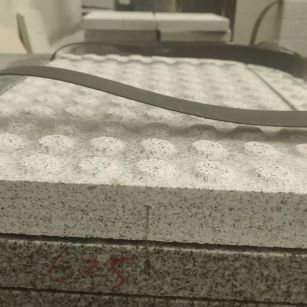 六盘水 芝麻白花岗岩6.0公分荔枝面五轴加工雕刻盲点