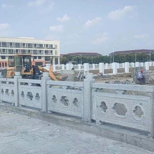 六盘水 白麻花岗岩荔枝面河道栏杆