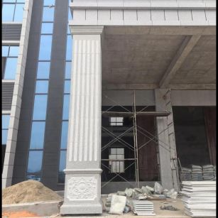 六盘水 芝麻白光面花岗岩门楼大柱（罗马柱）配雕花底座