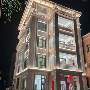 六盘水 芝麻白花岗岩别墅外墙夜间效果