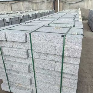 六盘水 白麻花岗岩路沿石，弧形路沿石，道牙石，马路牙子，界石，路缘石，平沿石，直岩石，平缘石等