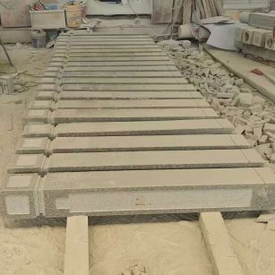 六盘水 芝麻白异形加工雕刻-栏杆大柱，方柱