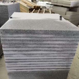 六盘水 芝麻白5公分火烧地铺成品，900*400，规格可定制