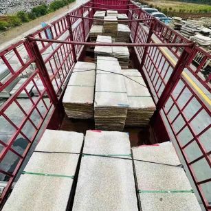 六盘水 黄金麻花岗岩荔枝面，光面毛板装车完成