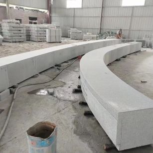 六盘水芝麻白花岗岩石板材 园林光面弧形坐凳