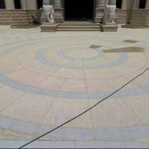 六盘水 黄金麻芝麻灰花岗岩石材地铺拼接效果