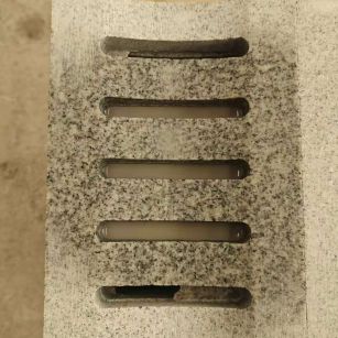 六盘水 芝麻白拉丝面花岗岩U型开槽排水槽