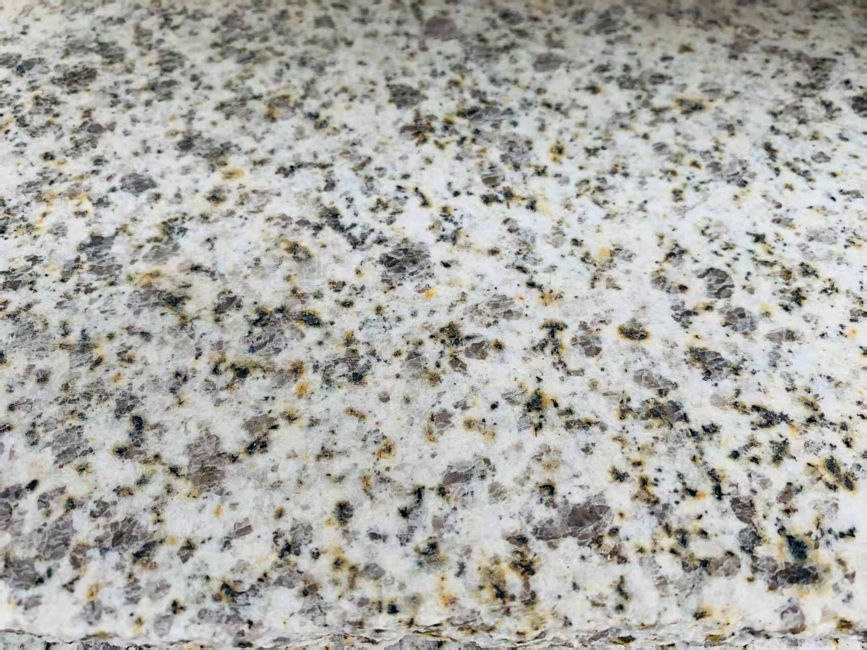 六盘水 黄金麻花岗岩石材浅黄光面