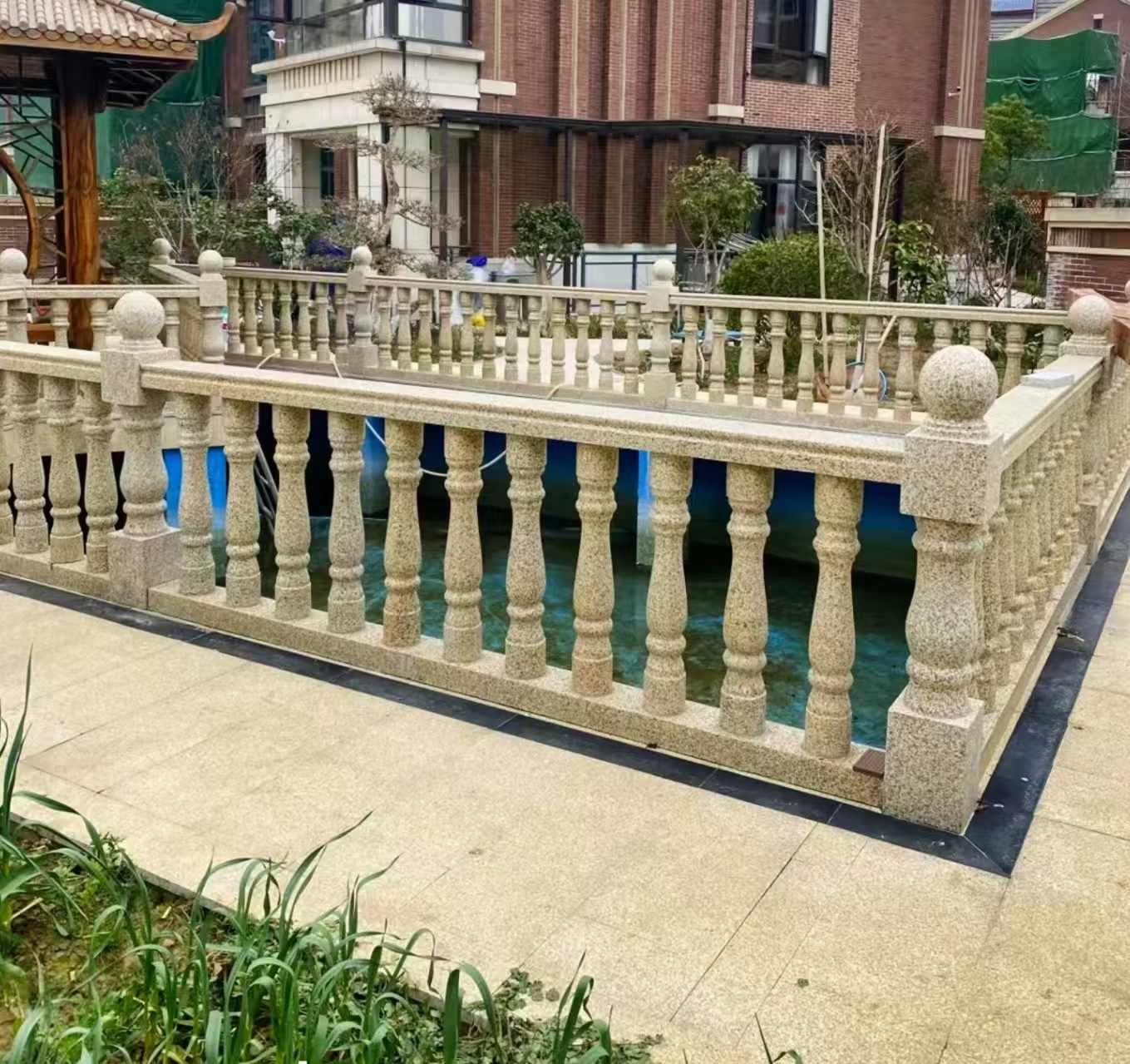 六盘水黄金麻花岗岩石材栏杆，扶手，将军柱，花瓶柱