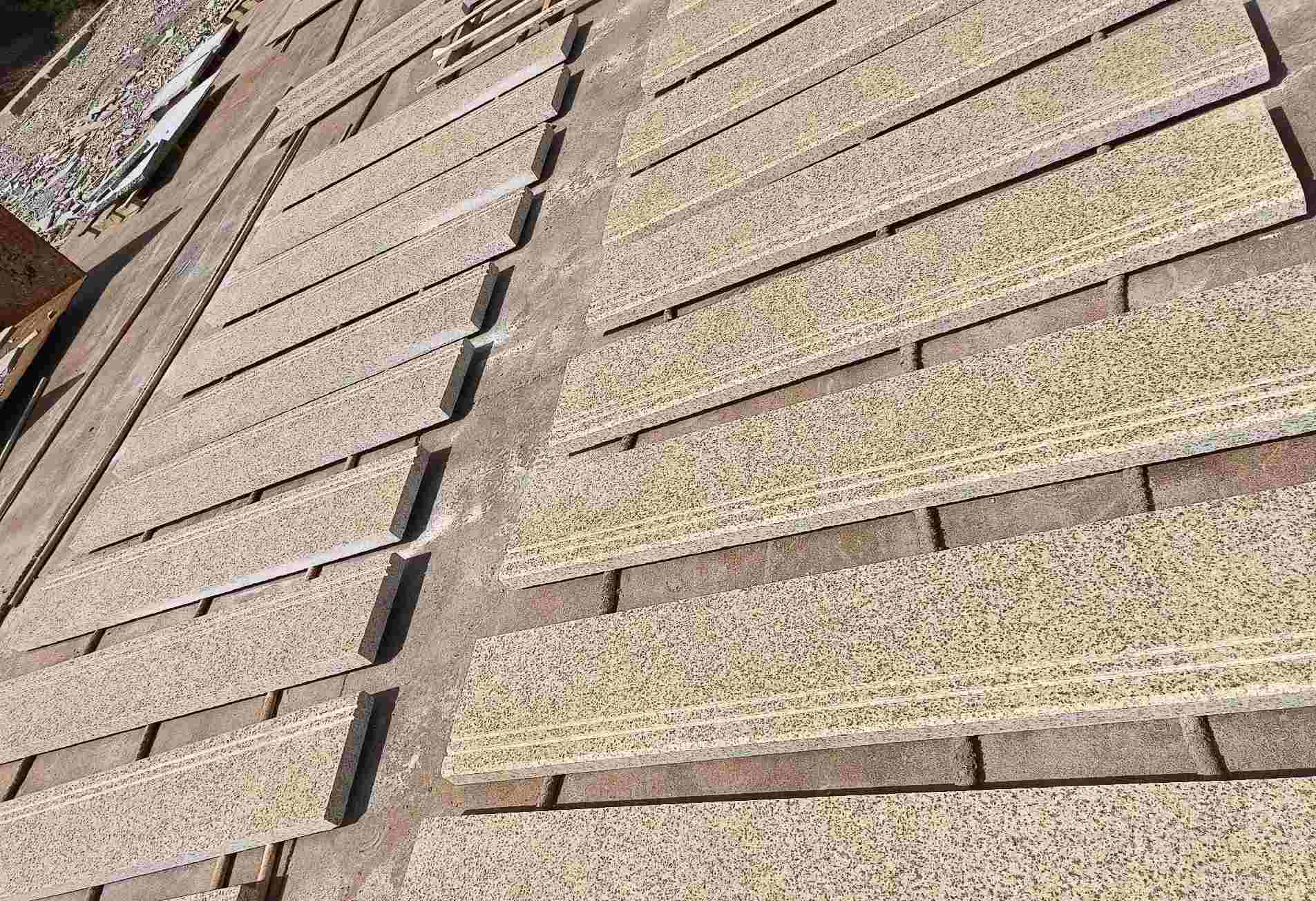 六盘水 黄金麻花岗岩光面楼梯踏步