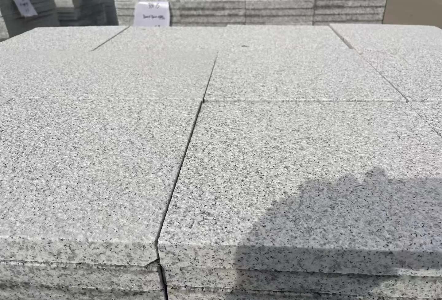 六盘水 白麻花岗岩石材推荐 荔枝面地铺石