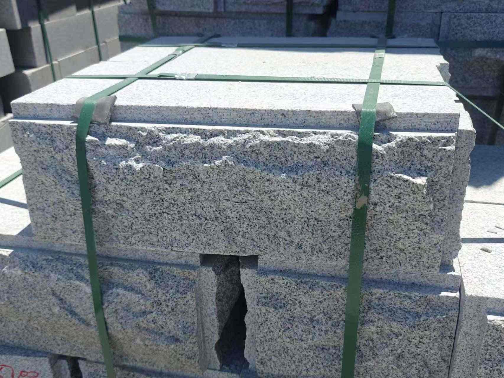 六盘水 芝麻白花岗岩自然面成品