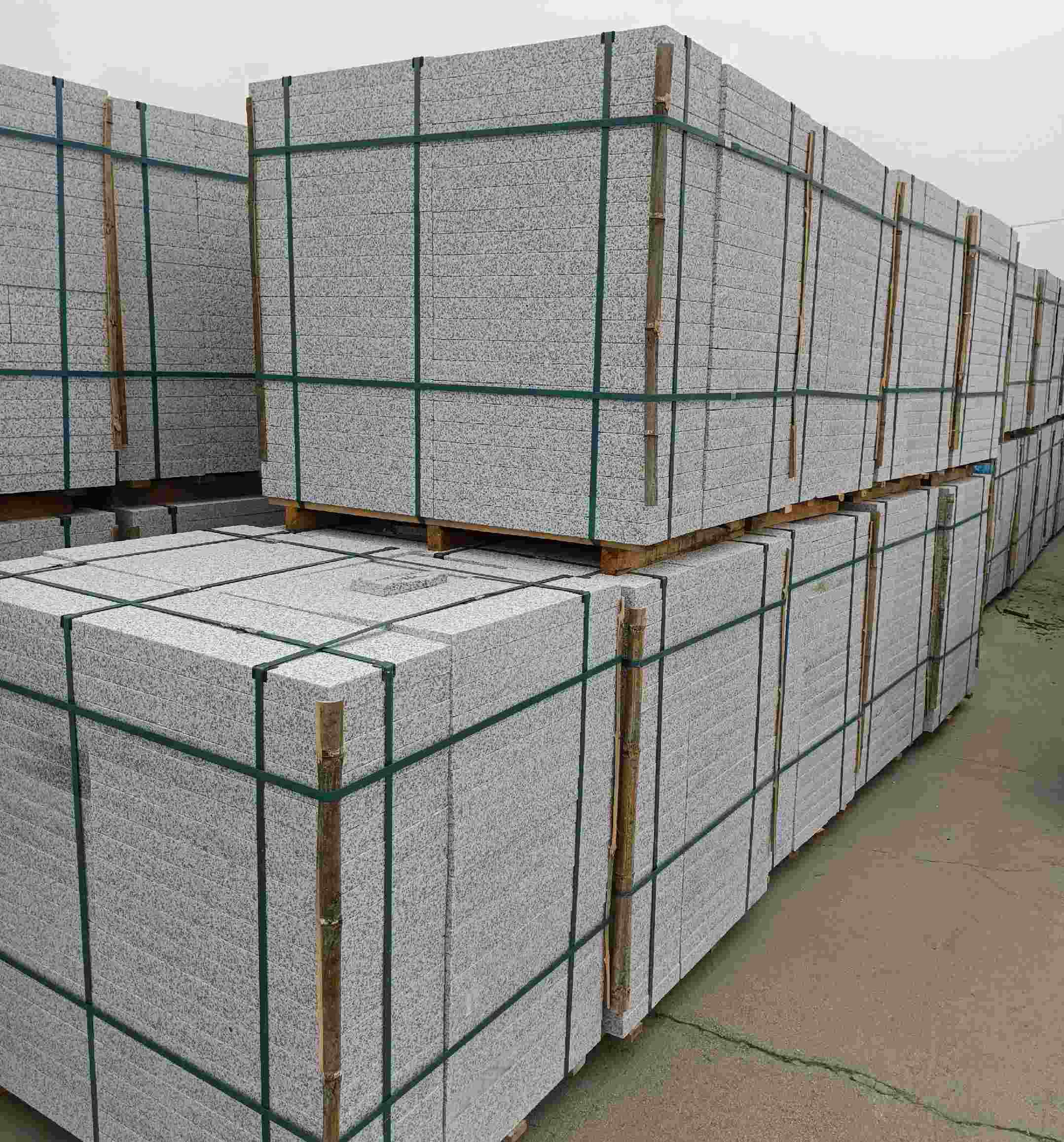 六盘水 白麻花岗岩石材荔枝面地铺石（300*600*50）