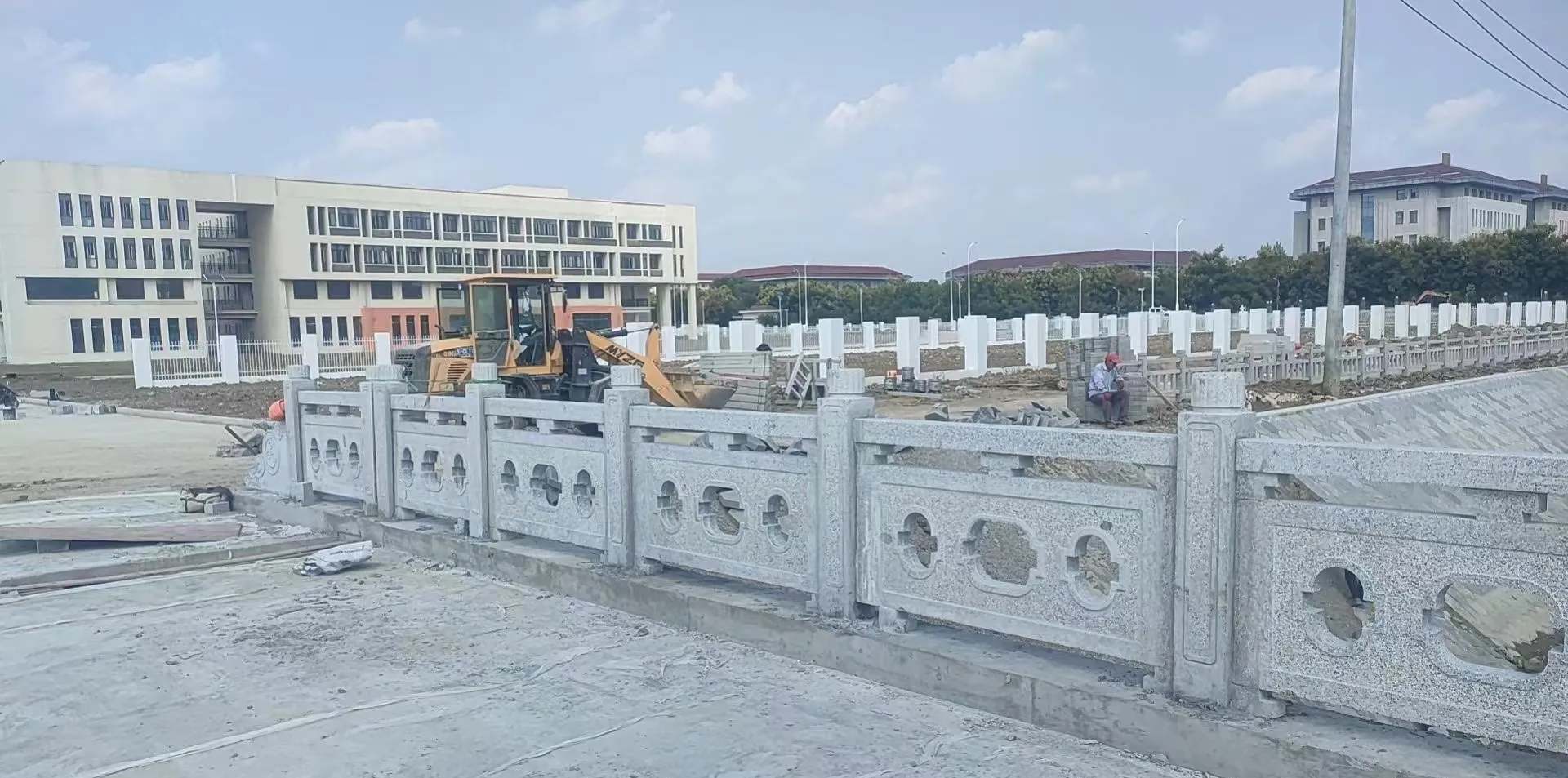 六盘水 白麻花岗岩荔枝面河道栏杆