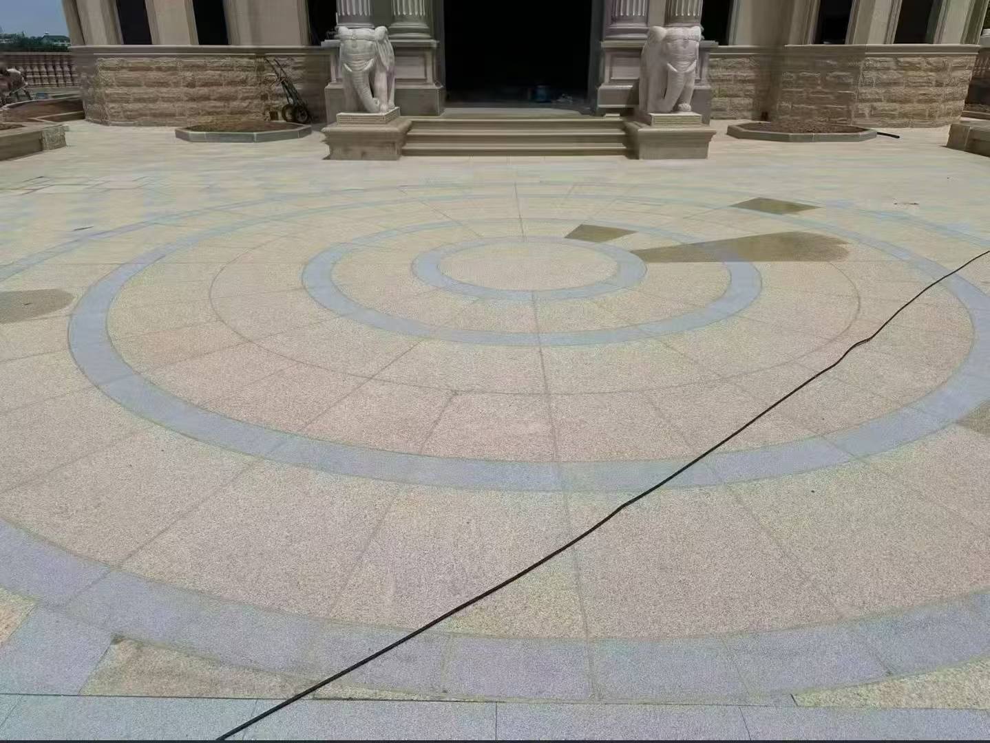 六盘水 黄金麻芝麻灰花岗岩石材地铺拼接效果