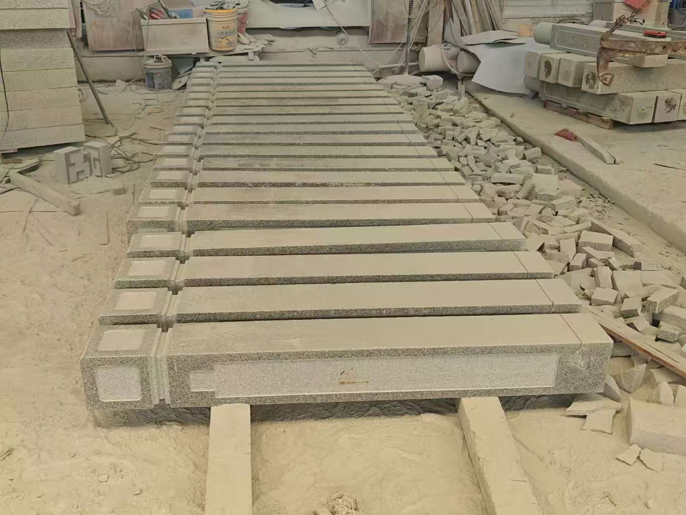 六盘水 芝麻白异形加工雕刻-栏杆大柱，方柱