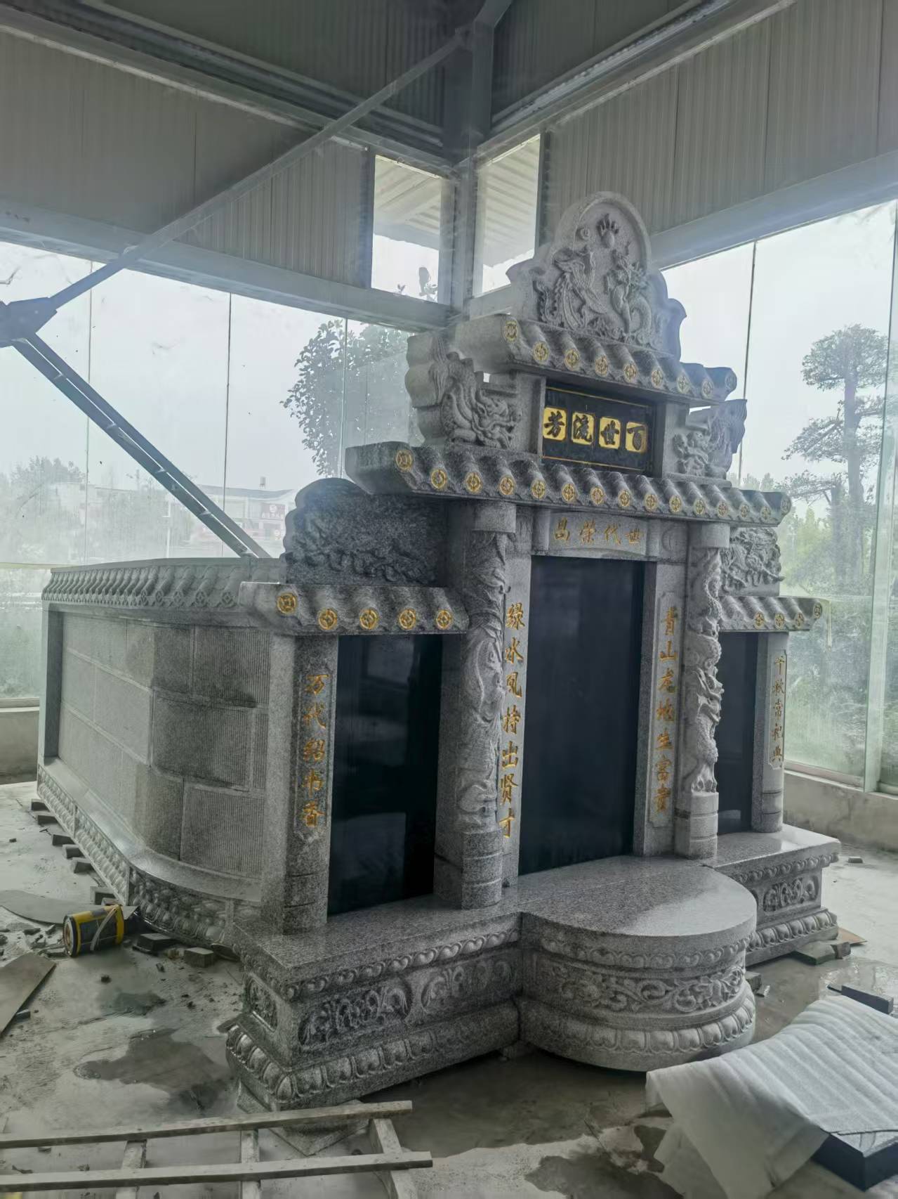 六盘水 芝麻白墓碑效果展示图