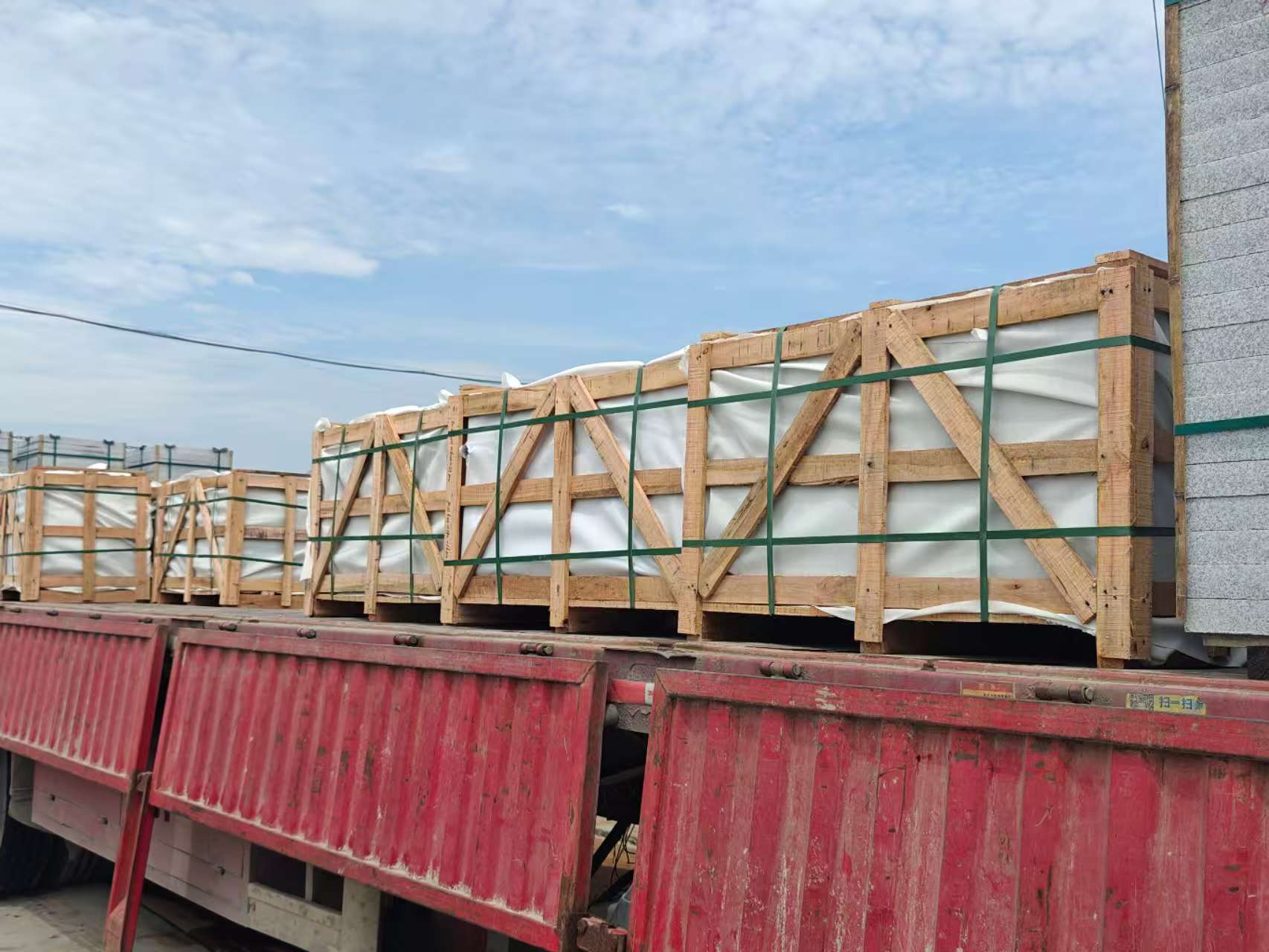 六盘水 芝麻白花岗岩地铺石出口专车-泰国游