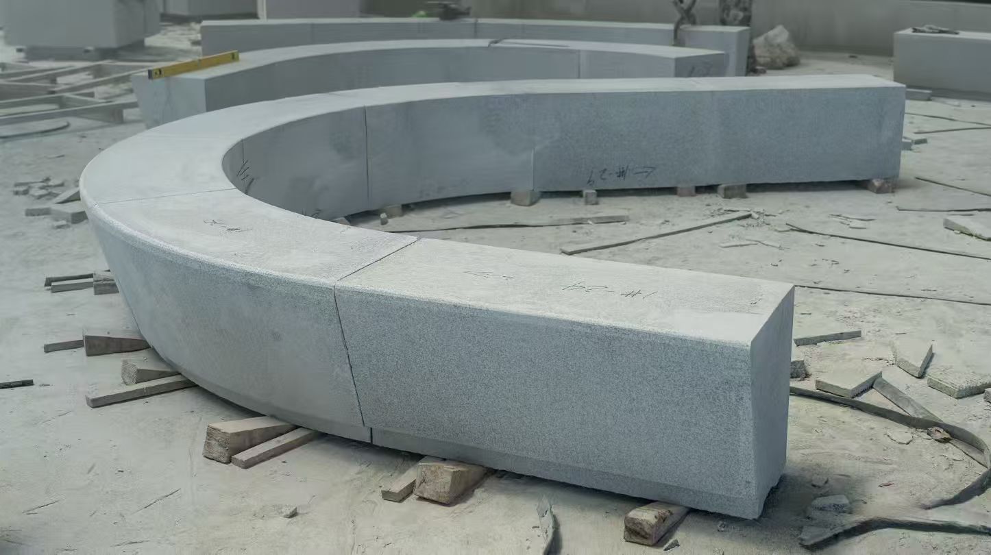 六盘水 芝麻白花岗岩光面弧形坐凳