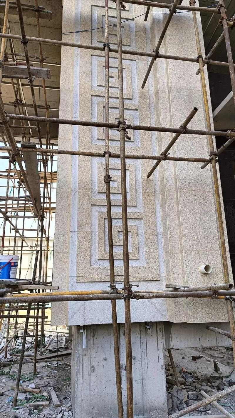 六盘水 黄金麻花岗岩别墅外墙干挂回纹造型效果