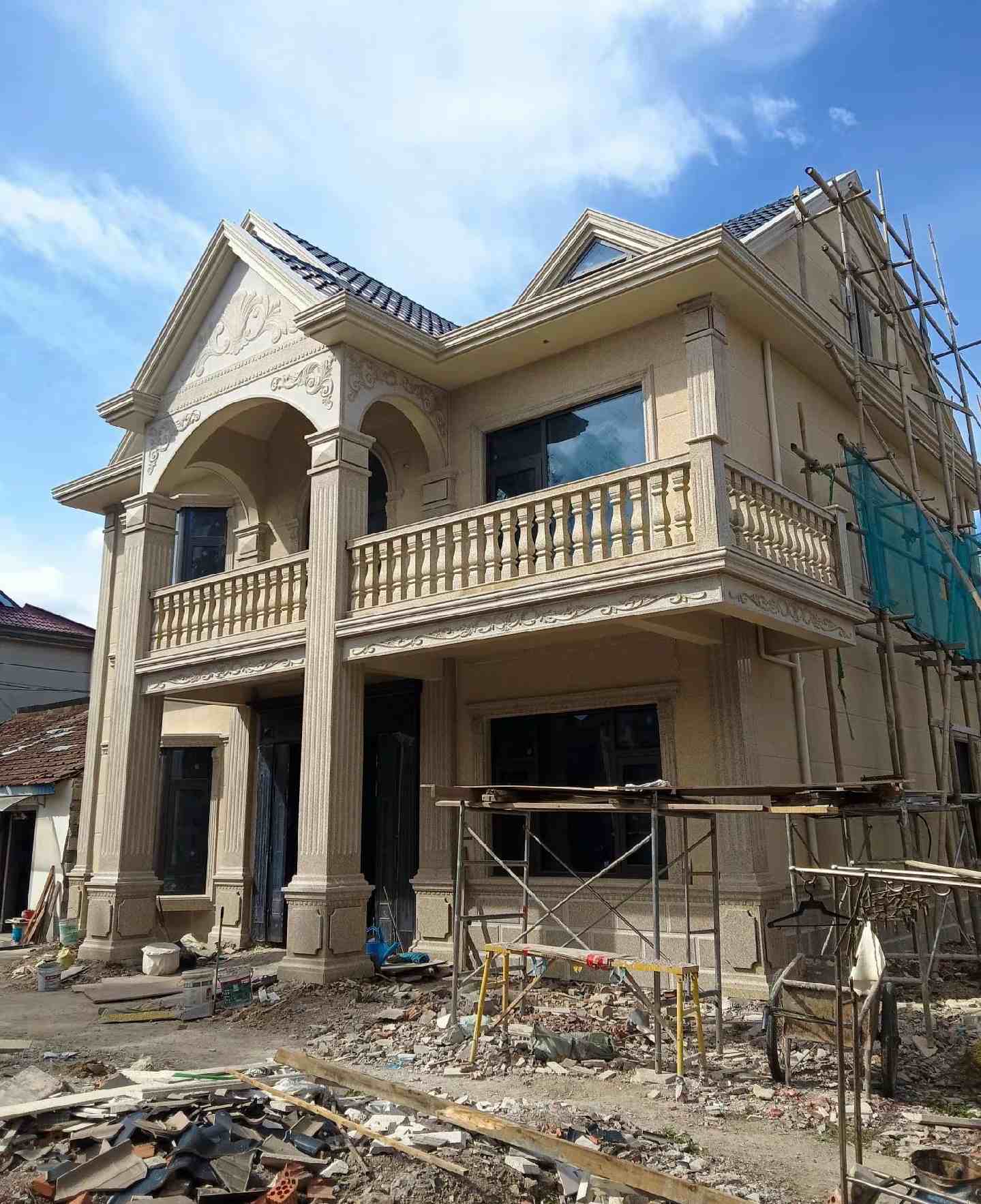 六盘水 黄金麻花岗岩石材私人别墅雕花门楼柱阳台栏杆