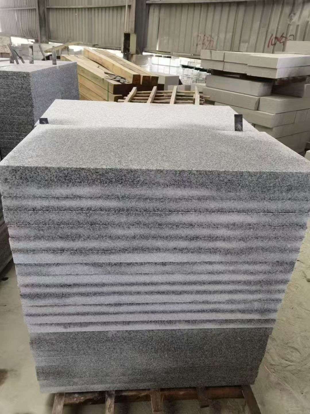 六盘水 芝麻白5公分火烧地铺成品，900*400，规格可定制