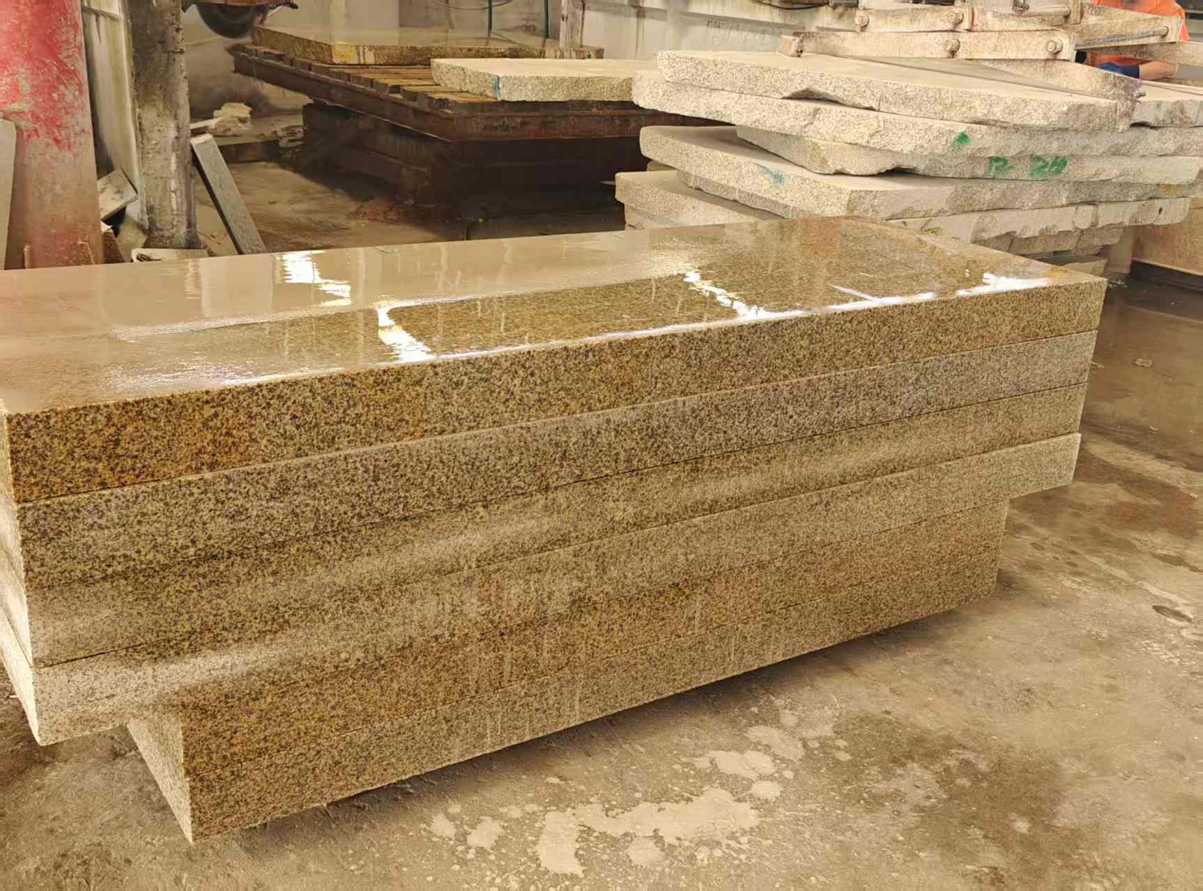 六盘水 黄金麻栏杆料半成品加工中